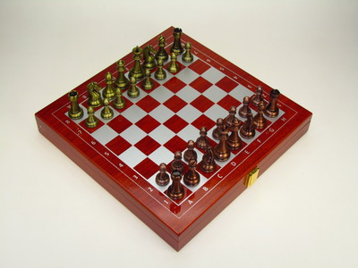 3685 ŠAH LES + KOVINSKE FIGURE