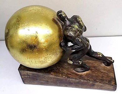 FIGURA MOŽA S KROGLO